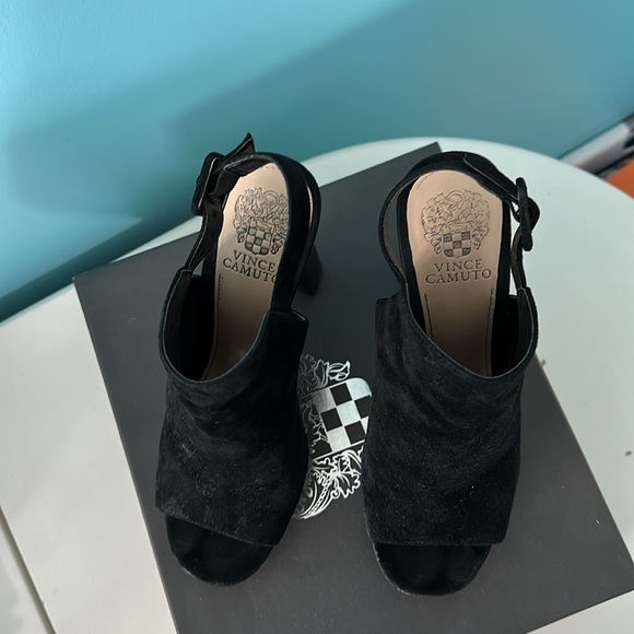 Vice Camuto Heels - Picture 2 of 4